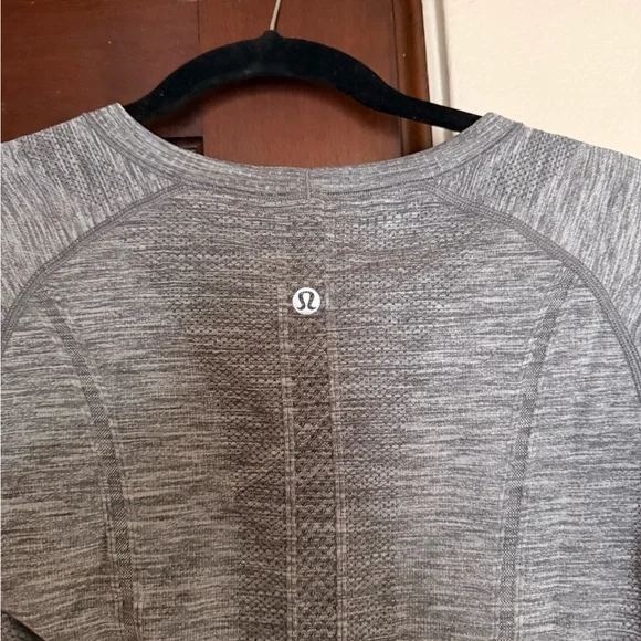 Lululemon Swiftly Tech 2.0 Long Sleeve Top - Picture 4 of 4